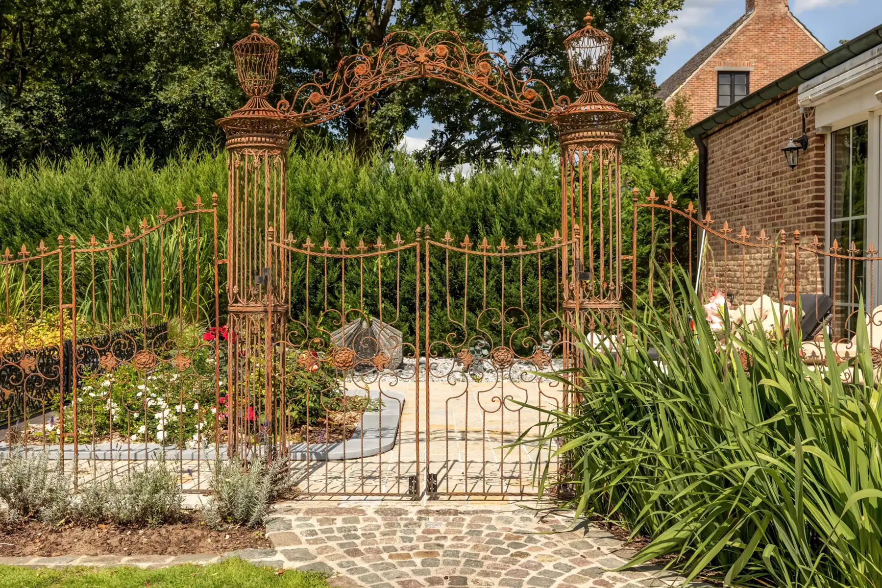 Exclusieve laagbouwvilla met binnen-en buitenzwembad foto 28