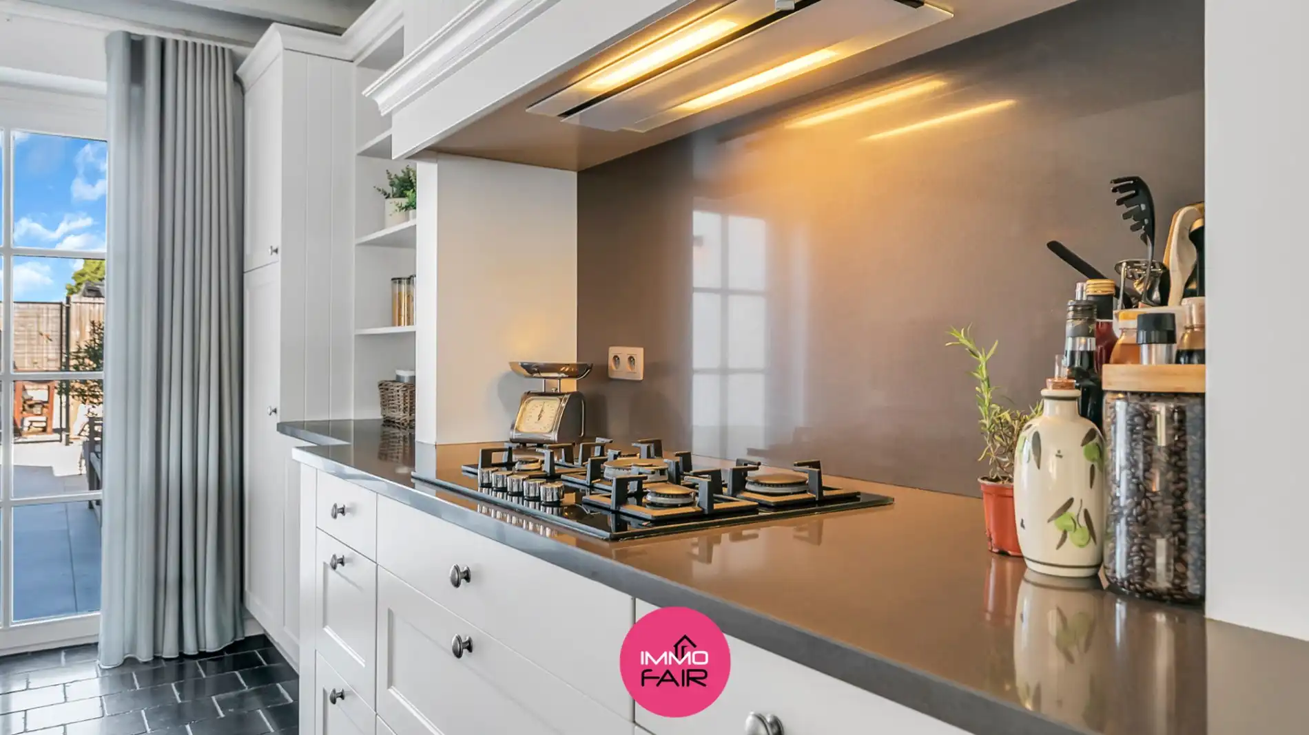 Unieke villa met zwembad en aansluitende weide  foto 4