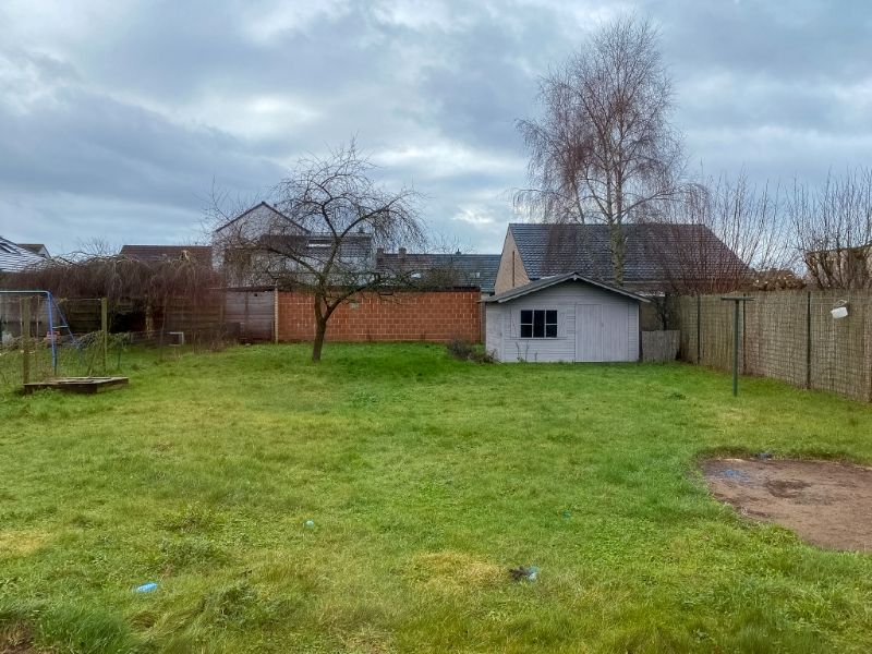 HALFOPEN BEBOUWING MET DRIE SLAAPKAMERS - TUIN EN GARAGE foto 13