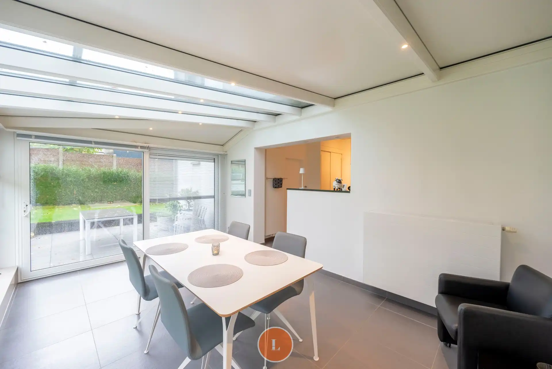 Ruime en rustige gelegen woning op een perceel van 445m² foto 8