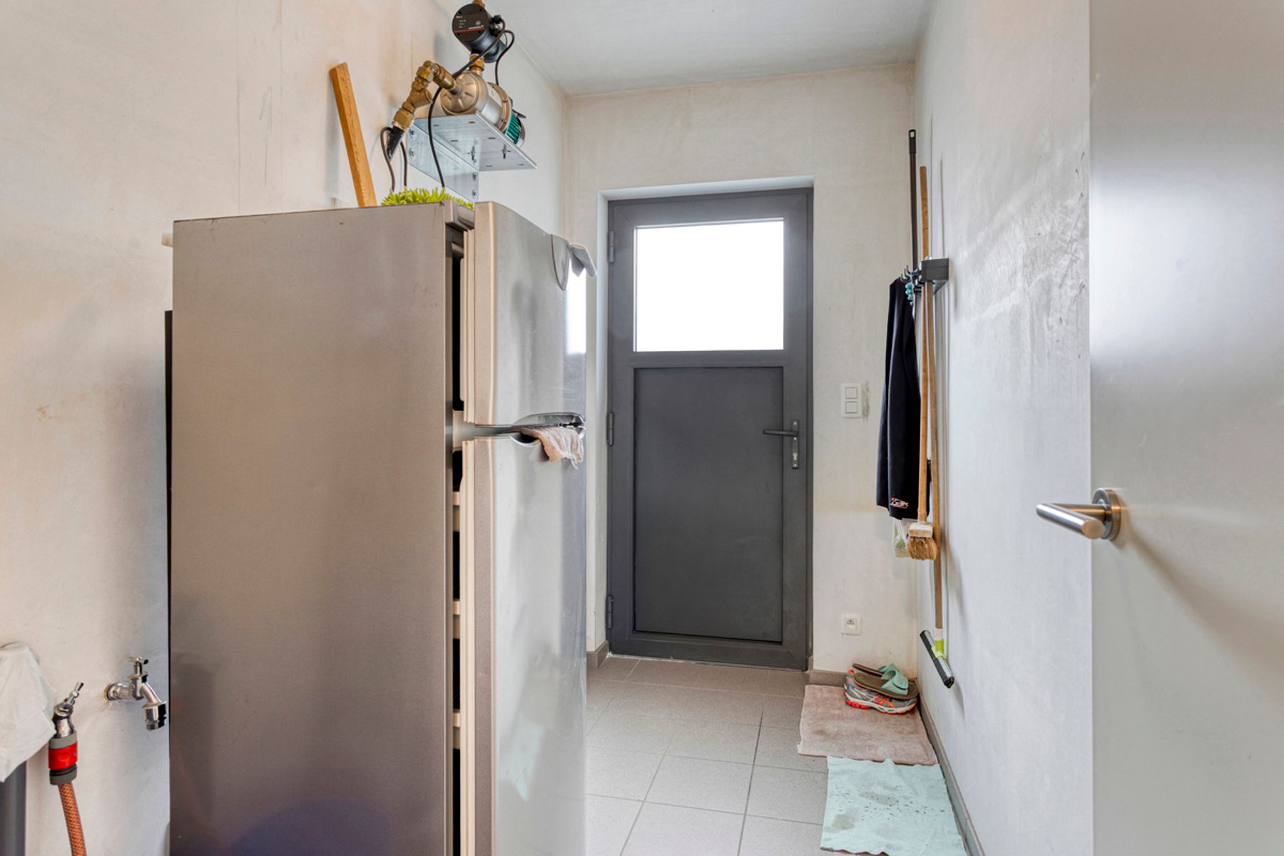Recente HOB met 2 slaapkamers, tuin en garage! foto 12