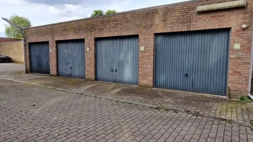 Praktisch ingericht en ruim APPARTEMENT met 2 slaapkamers, mooie leefruimten en garage in centrum van Tienen. foto 32