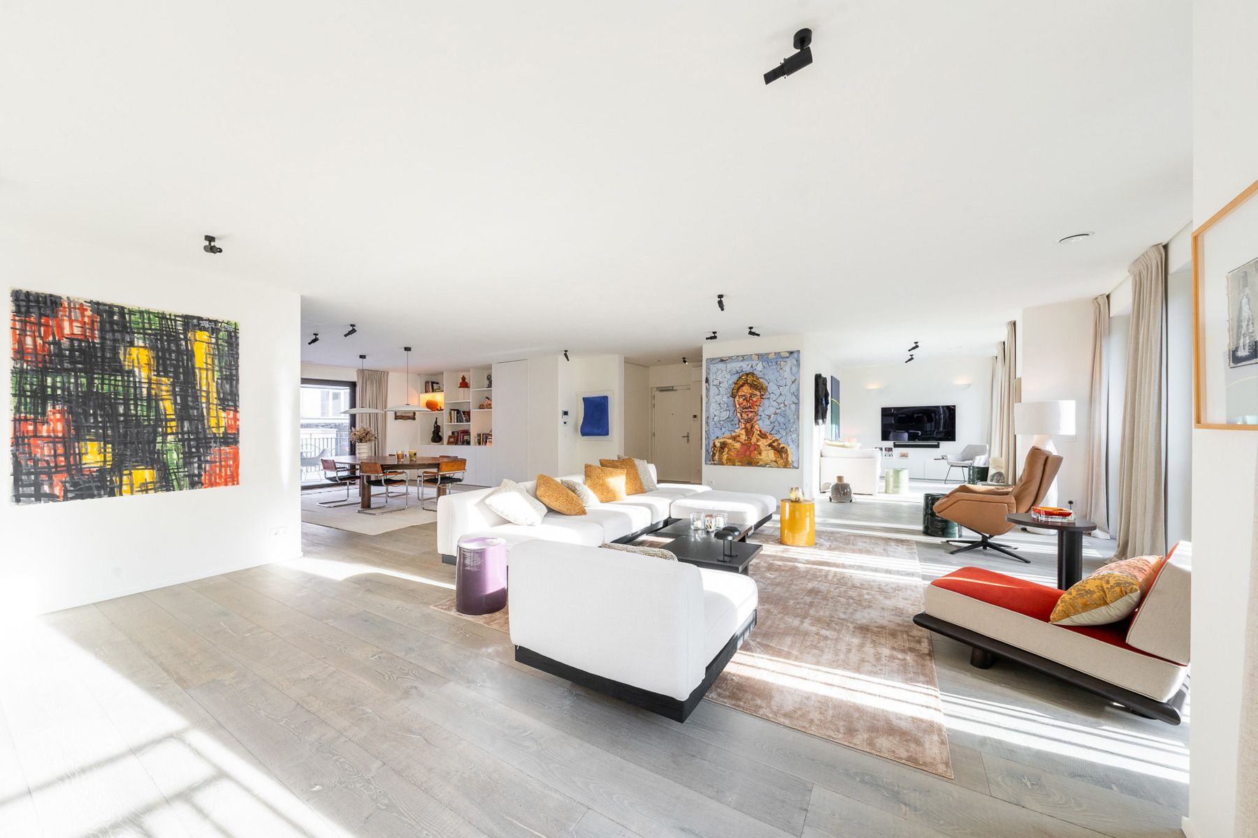 Riant luxe appartement met Parijse charme aan De Graanmarkt foto {{pictureIndex}}