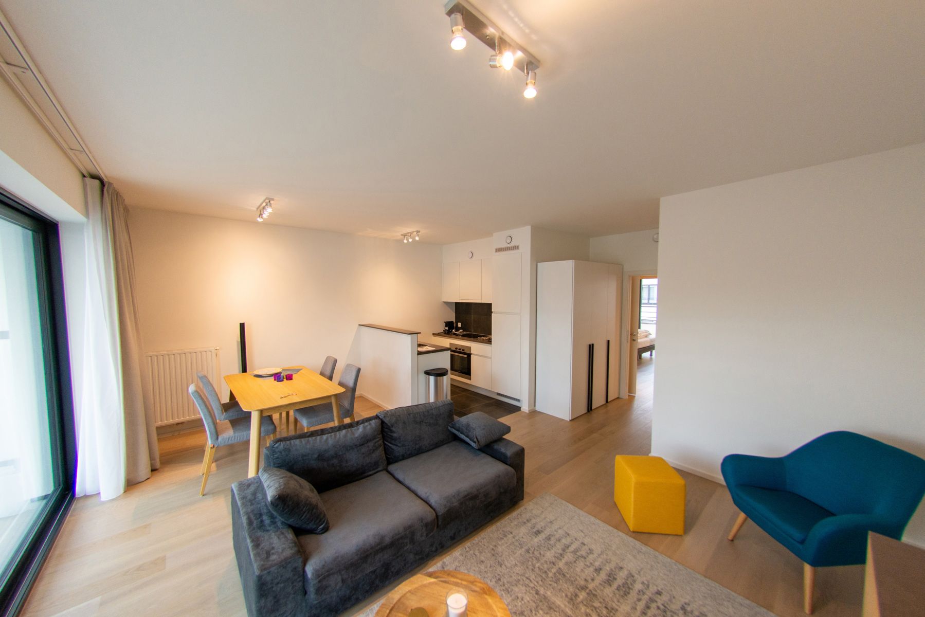 Prachtig gemeubeld appartement 2 KAMERS + 2 TERRASSEN!!!! foto 2