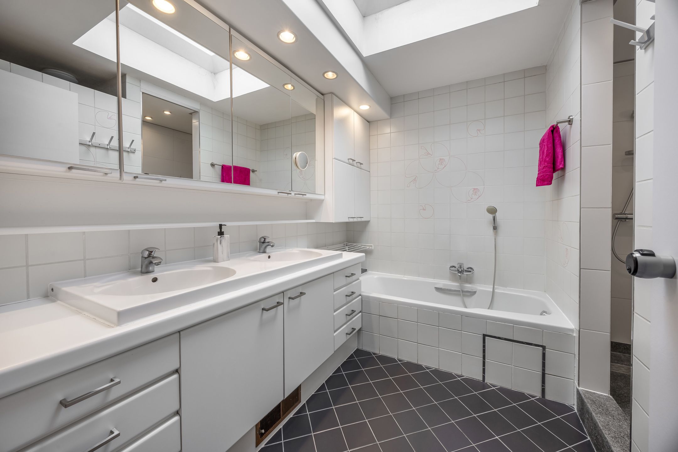 Architecturale gezinswoning met atelier en weids uitzicht foto 17