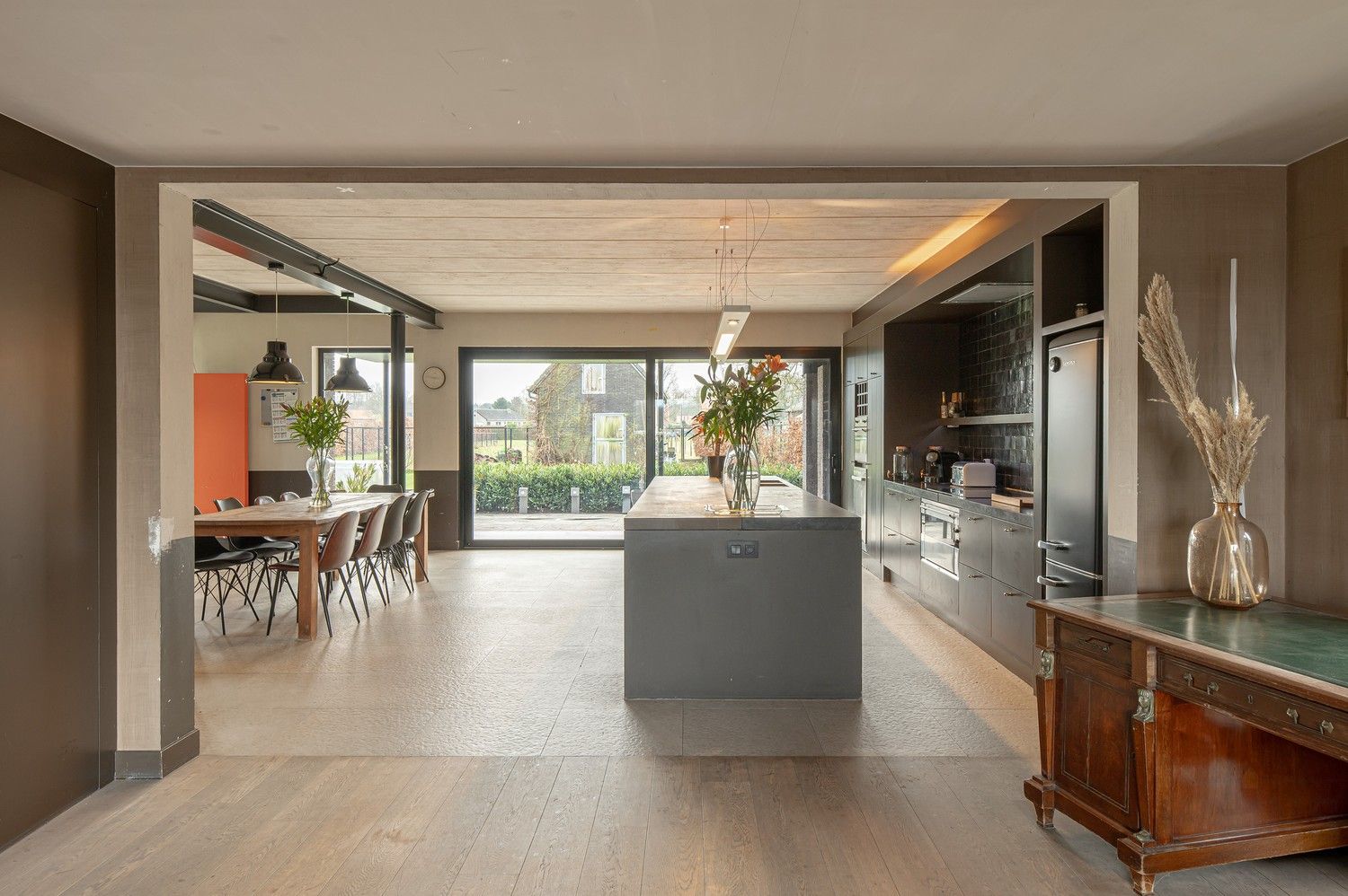 Modern gerenoveerde woning met 4 slpkm foto 12