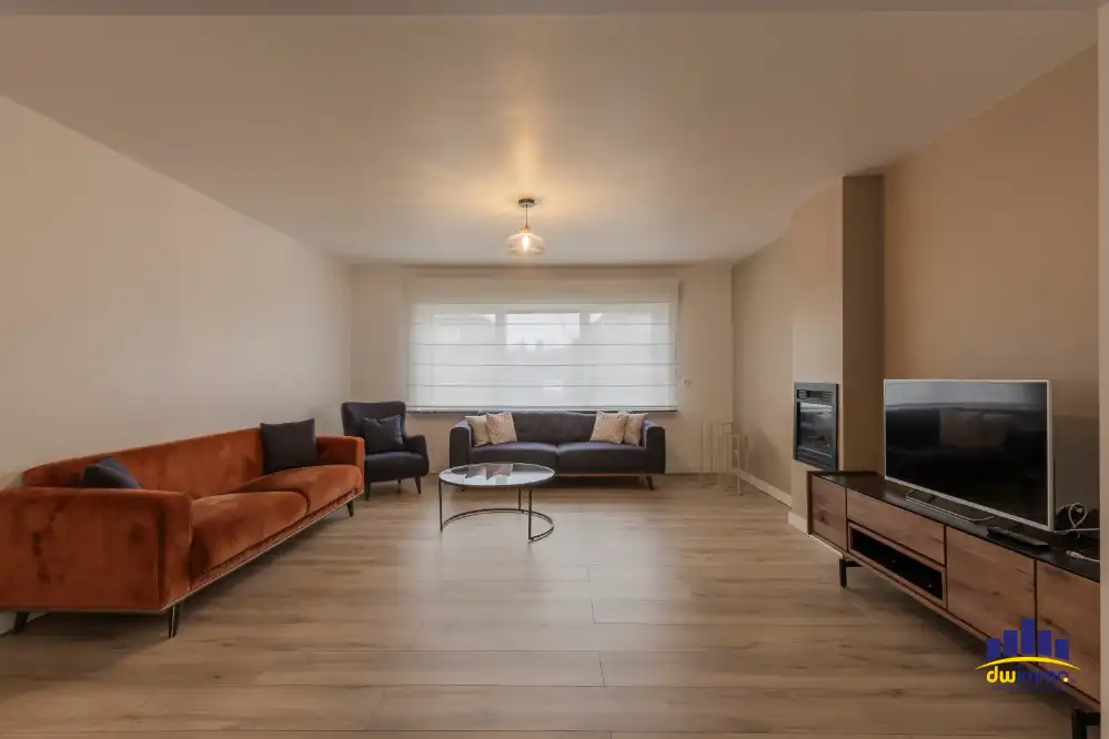 Instapklare, volledig gerenoveerde woning met 4 slaapkamers & ruime tuin in Evergem foto 3