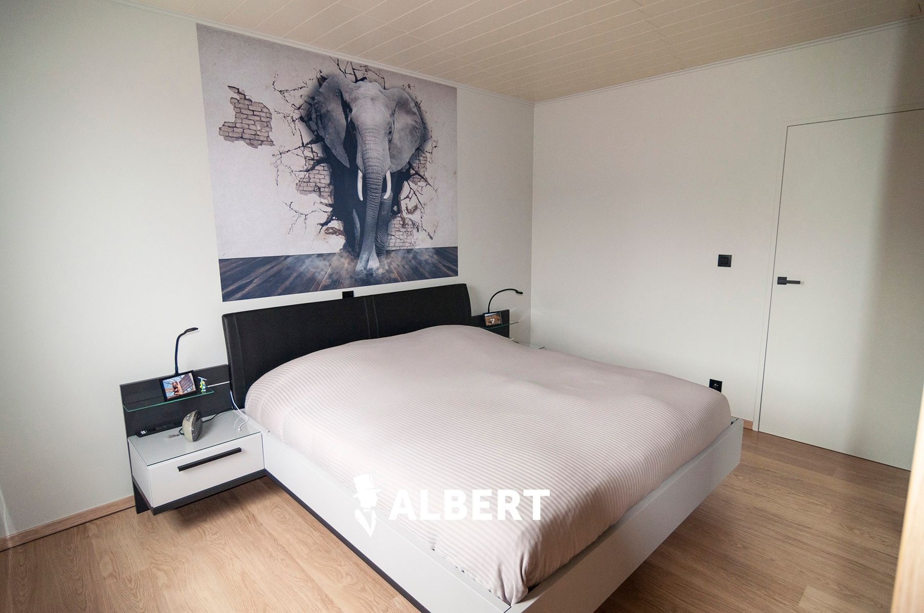Instapklare woning met grote tuin en garage/magazijnruimte foto 18