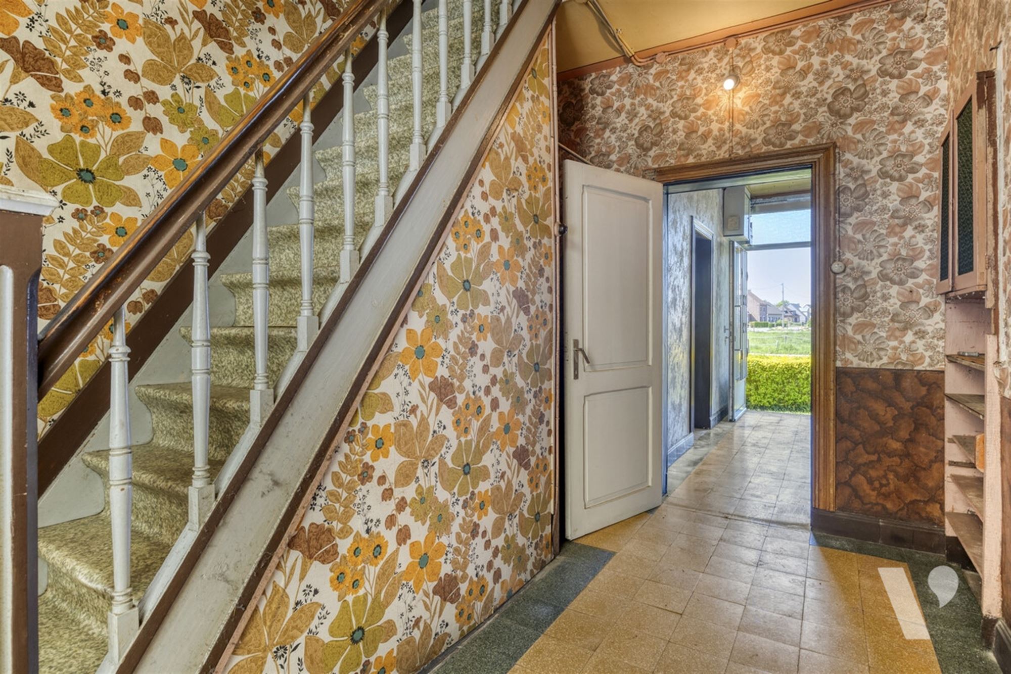 Statige woning met bijgebouw, tuin en weiland op 61a87ca foto 17