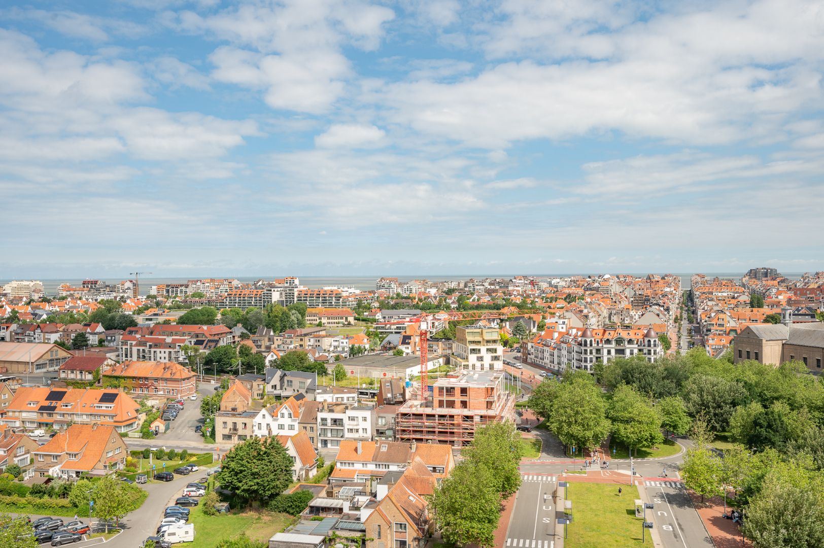 Majestueus hoekappartement met een panoramisch uitzicht in de felbegeerde residentie The Tower foto 33