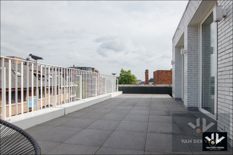 LUXUEUS AFGEWERKT PENTHOUSE IN HARTJE HASSELT foto 6
