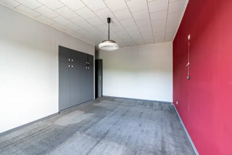 Zeer ruime, te renoveren woning met mogelijkse uitweg. foto 18