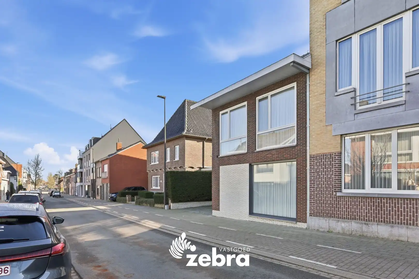 Halfopen bebouwing met praktijk- of kantoorruimte in centrum Tielt foto 33