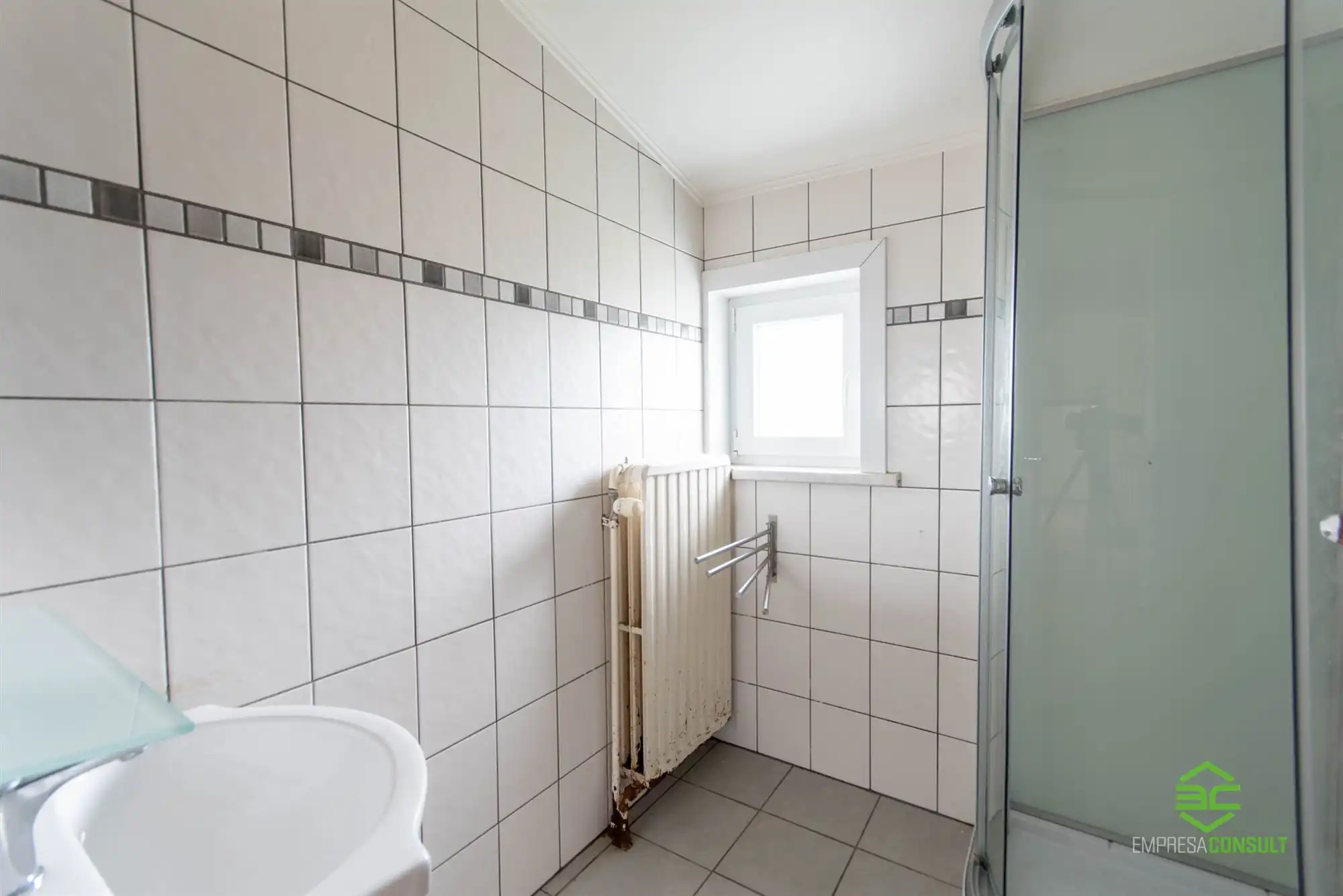 Te renoveren gezinswoning met 3 slpk op 7a 52ca nabij het centrum! foto 10