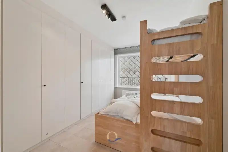 Smaakvol ingericht 2-slaapkamerappartement met adembenemend frontaal zeezicht foto 14