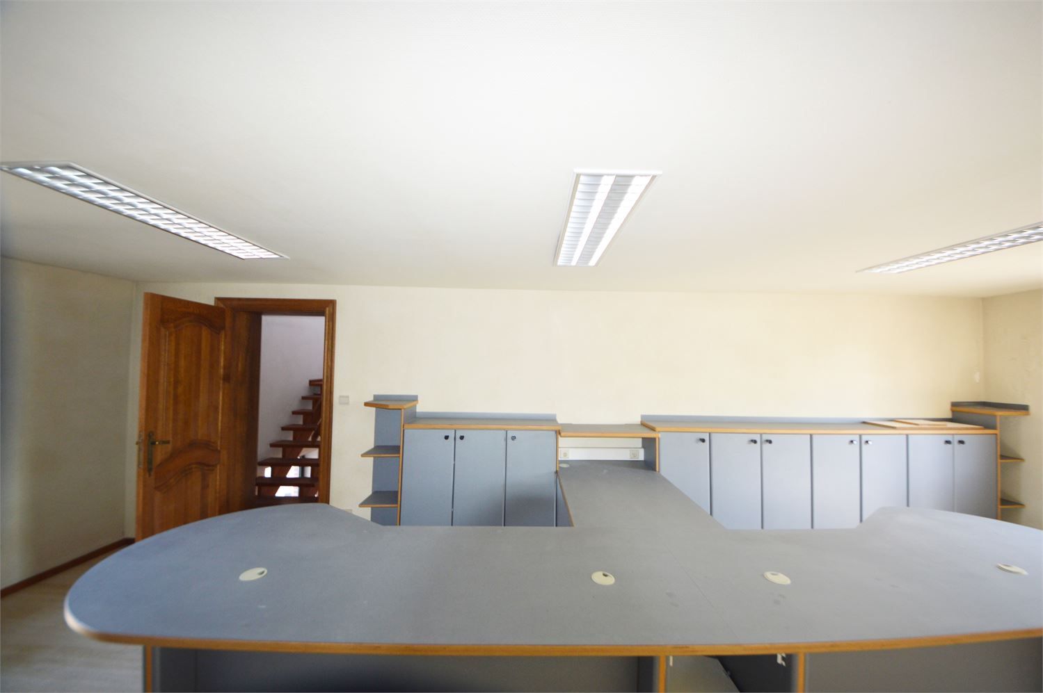 Uniek commercieel gebouw te huur in hartje Herzele – voormalig brouwerijpand met karakter en ruimte foto 8