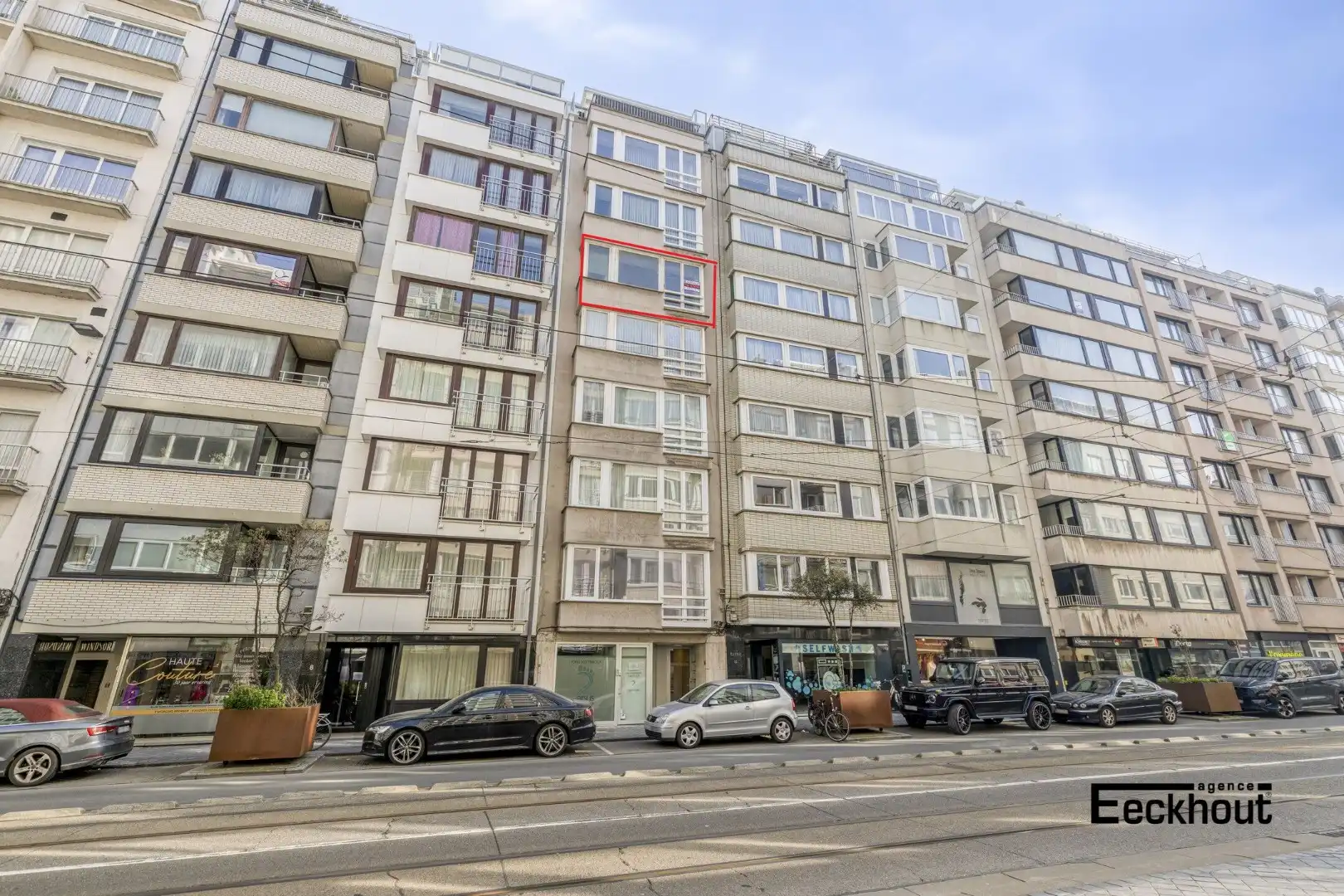 Op te frissen 2 slaapkamer appartement in hartje Oostende! foto 2