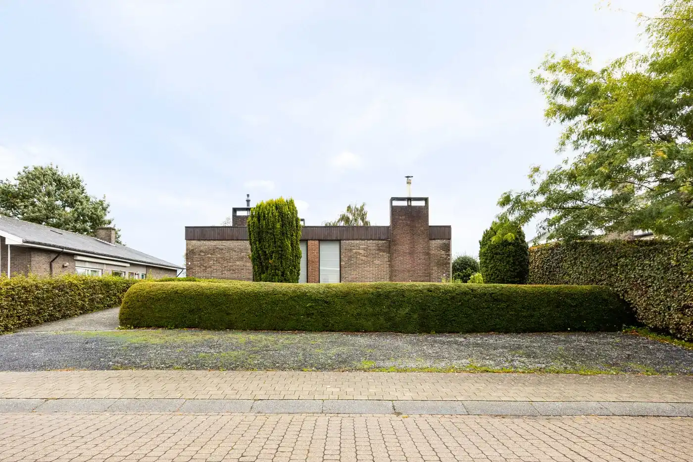 Ruime alleenstaande gelijkvloerse woning met 4 slaapkamers in Heestert foto 2