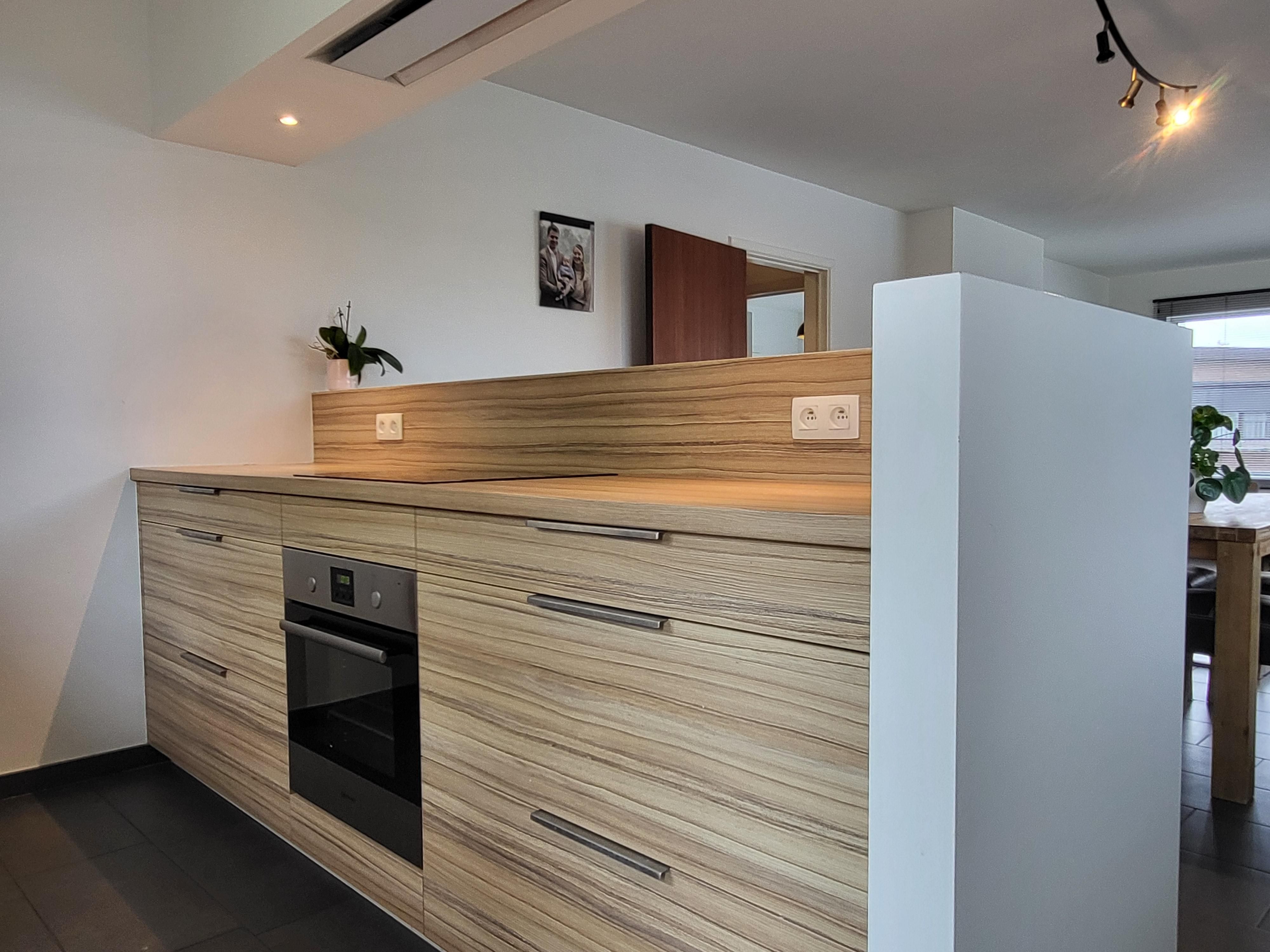 Prachtig gerenoveerde woning in 2015 op 428m² met zonnepanelen, zonnige tuin en 2 garages.  foto 19