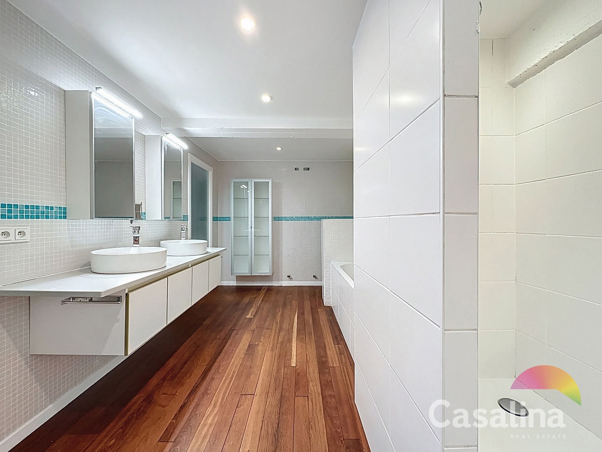 Loft van 281 m² met tuin foto 3