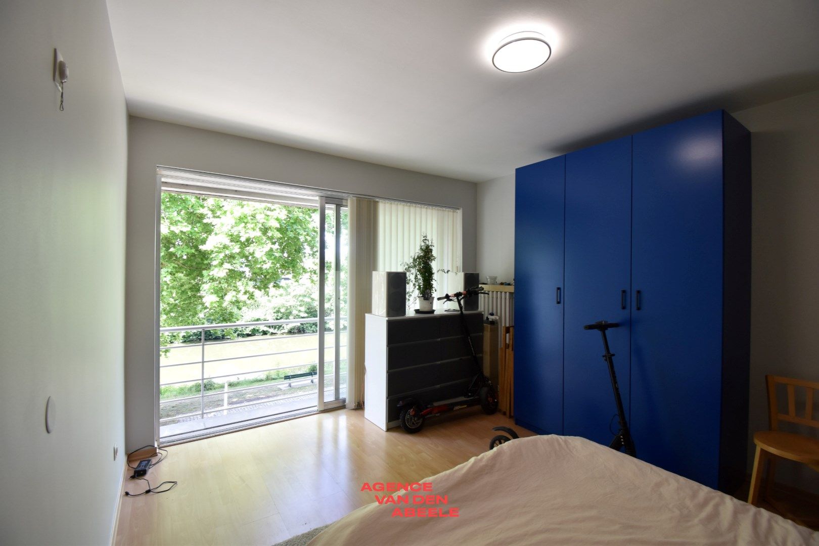 Ruim woonappartement met 1 slaapkamer en grote garage  foto 6