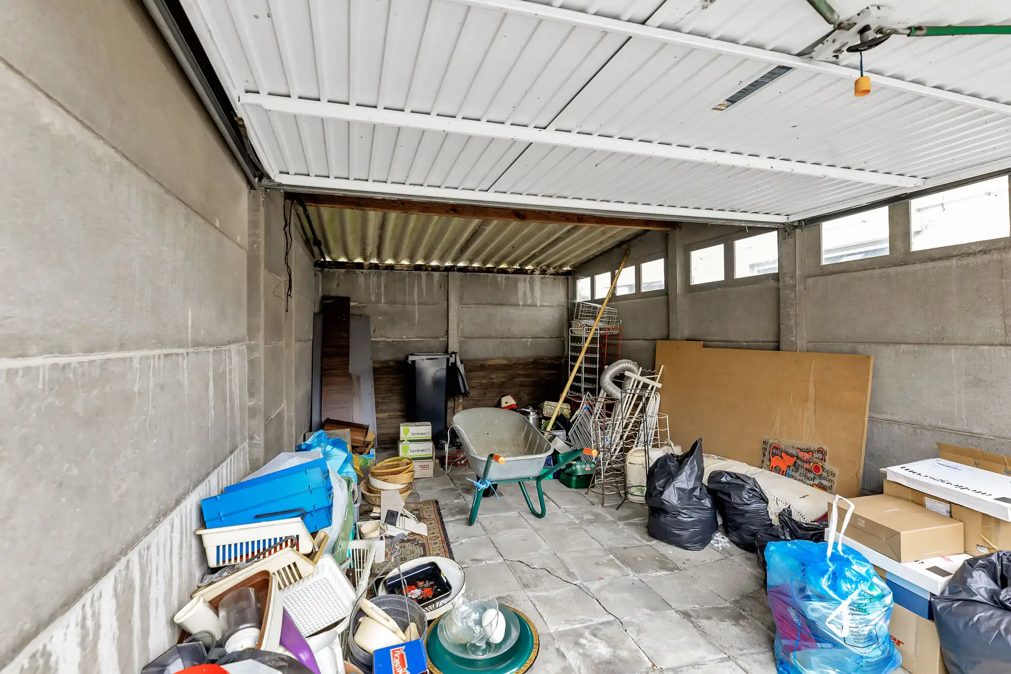 Te renoveren woning met extra entiteit en garage foto 21