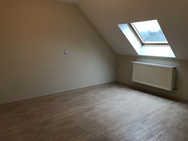 Gezellige halfopen woning met 3 slaapkamers, veranda en carport in Paal foto 6