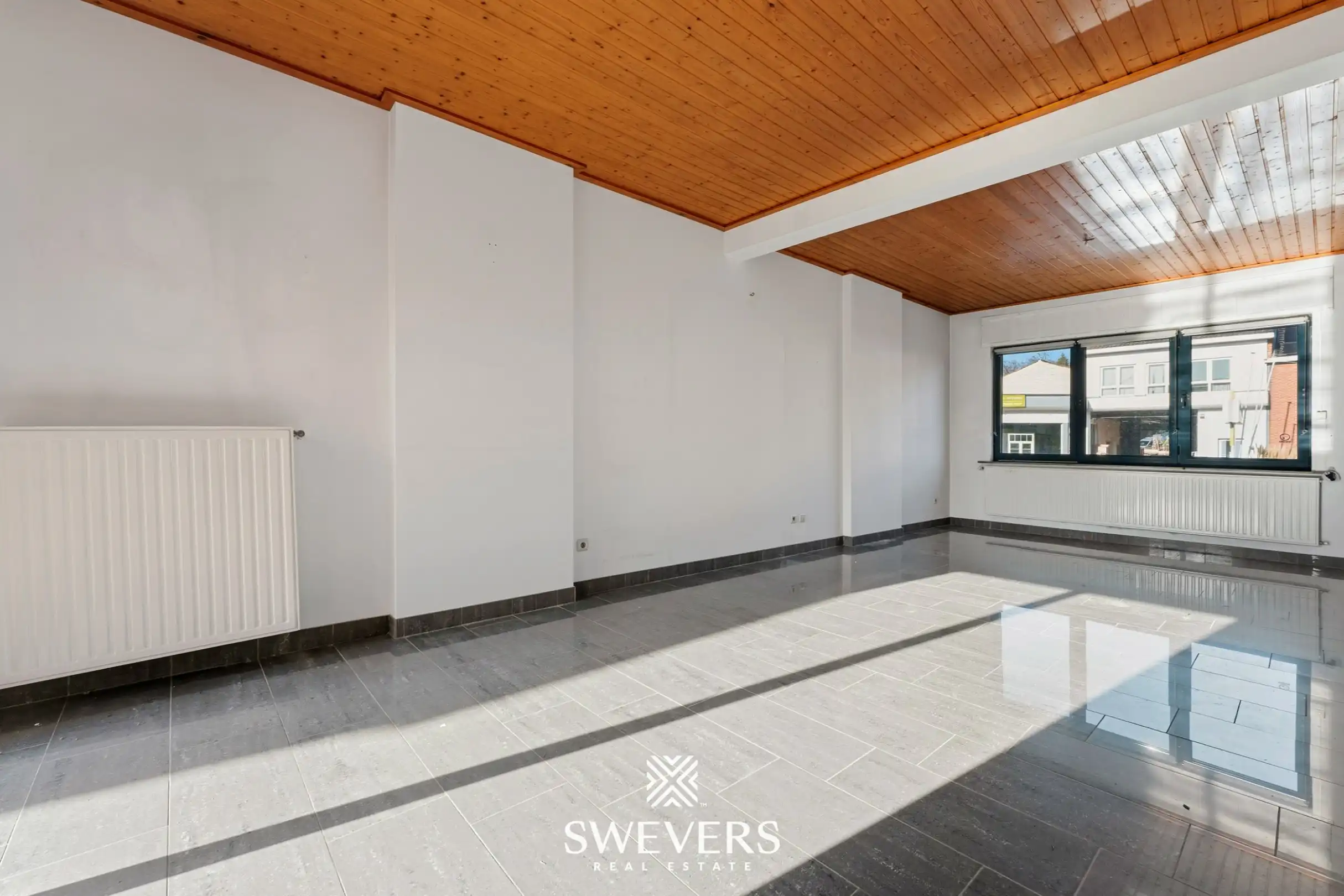 Verrassend ruime gezinswoning: 4 slaapkamers, garage, kelder & zolder foto 7