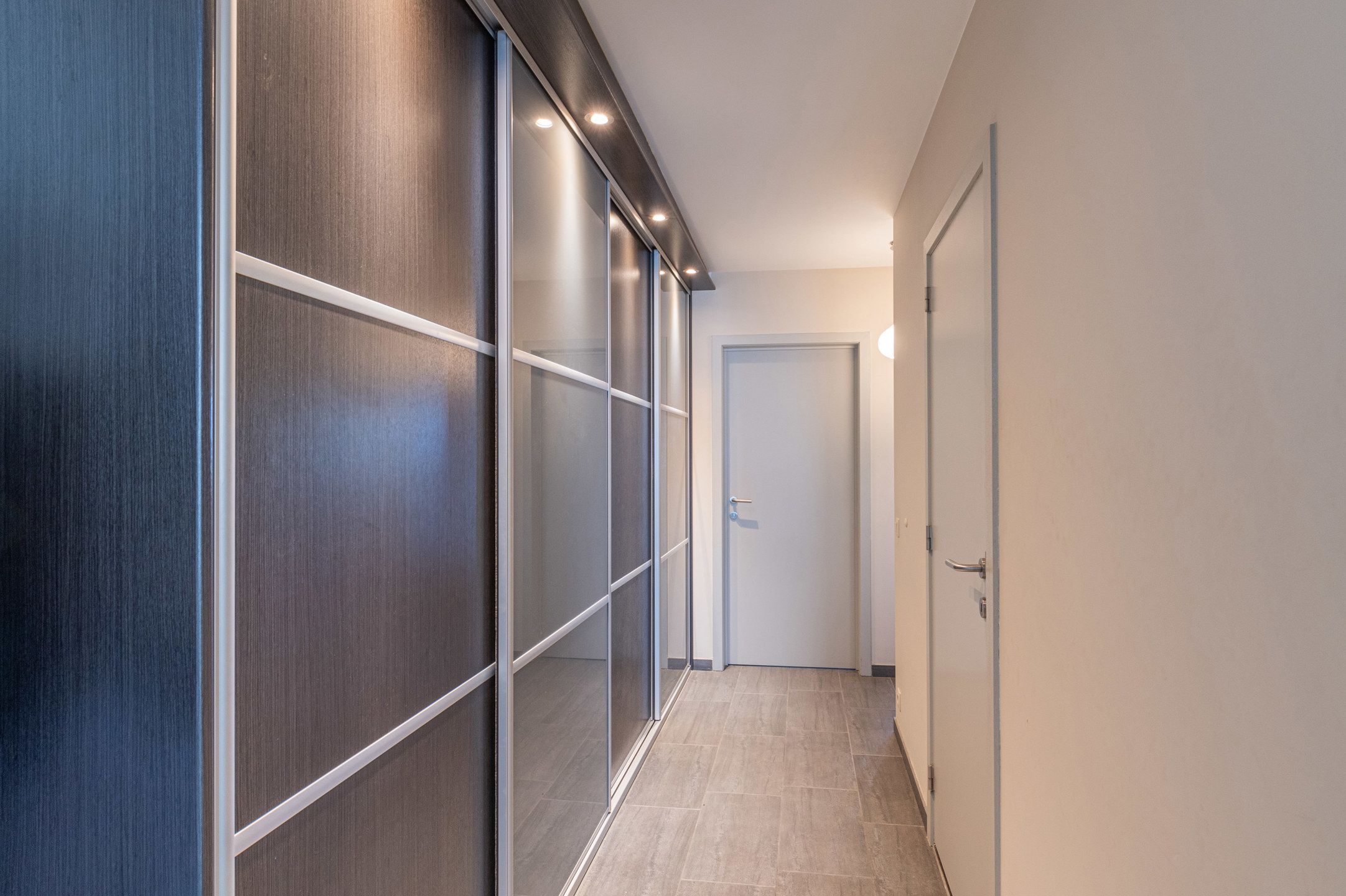 Leuk gelegen 2slpk appartement met terras en garage foto 15