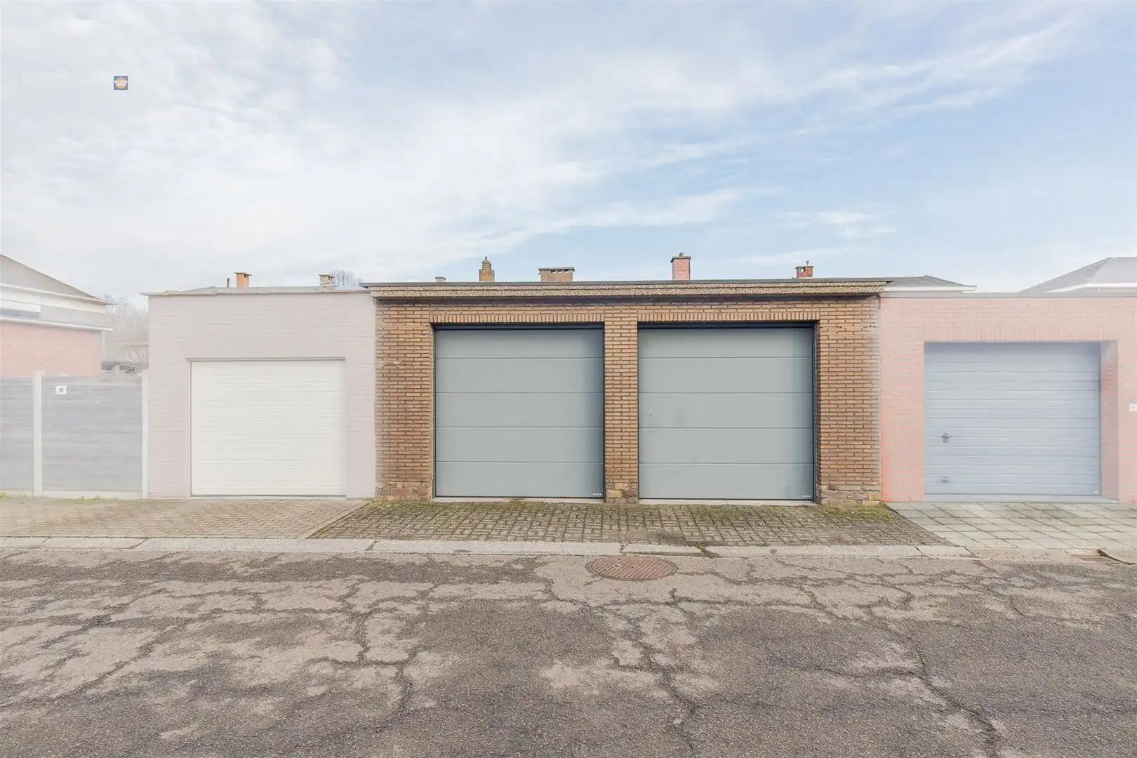 Te renoveren woning met potentieel, 3 slpk & dubbele garage foto 24