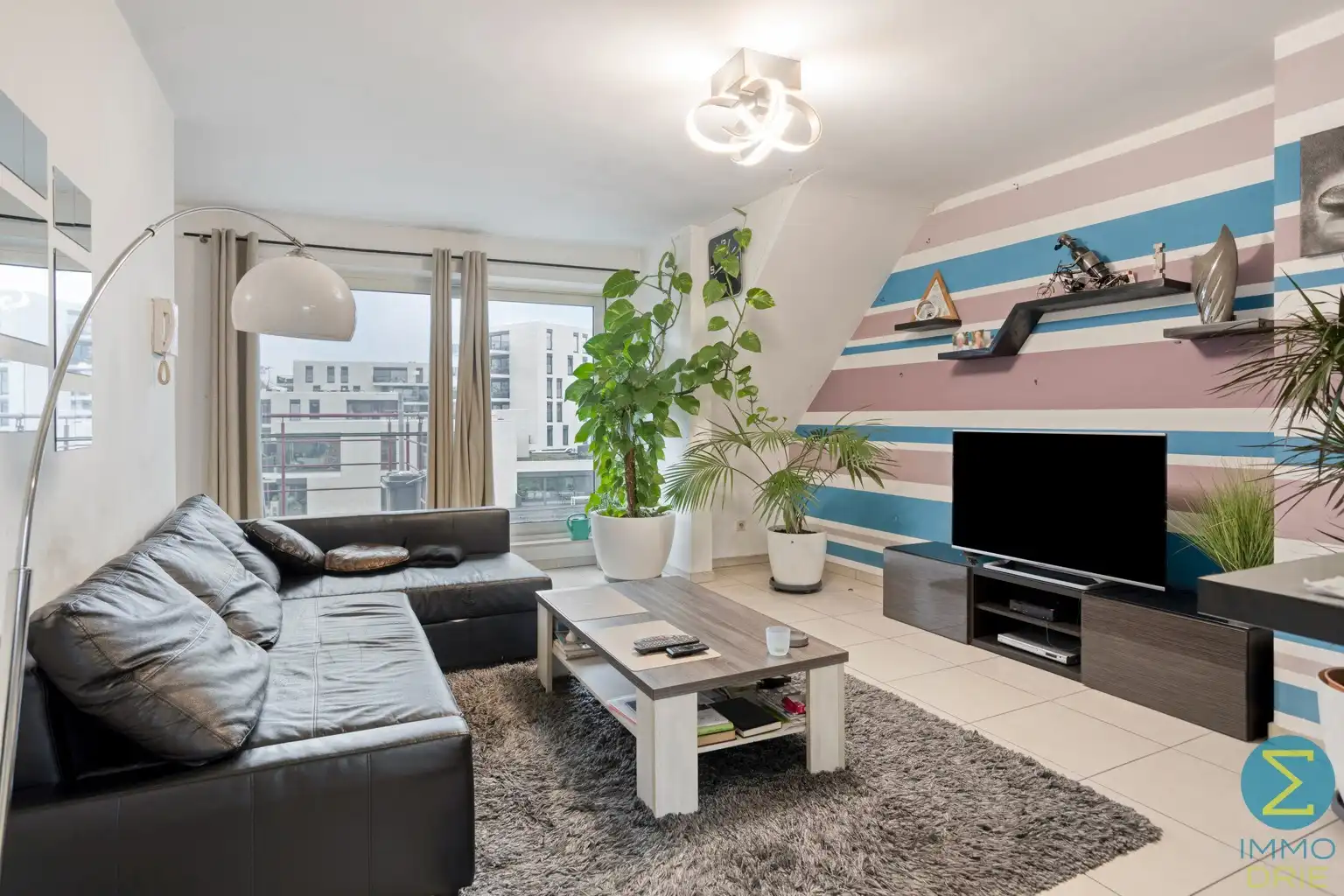 Gezellig dakappartement met 1 slaapkamer, terras en carport. foto 5