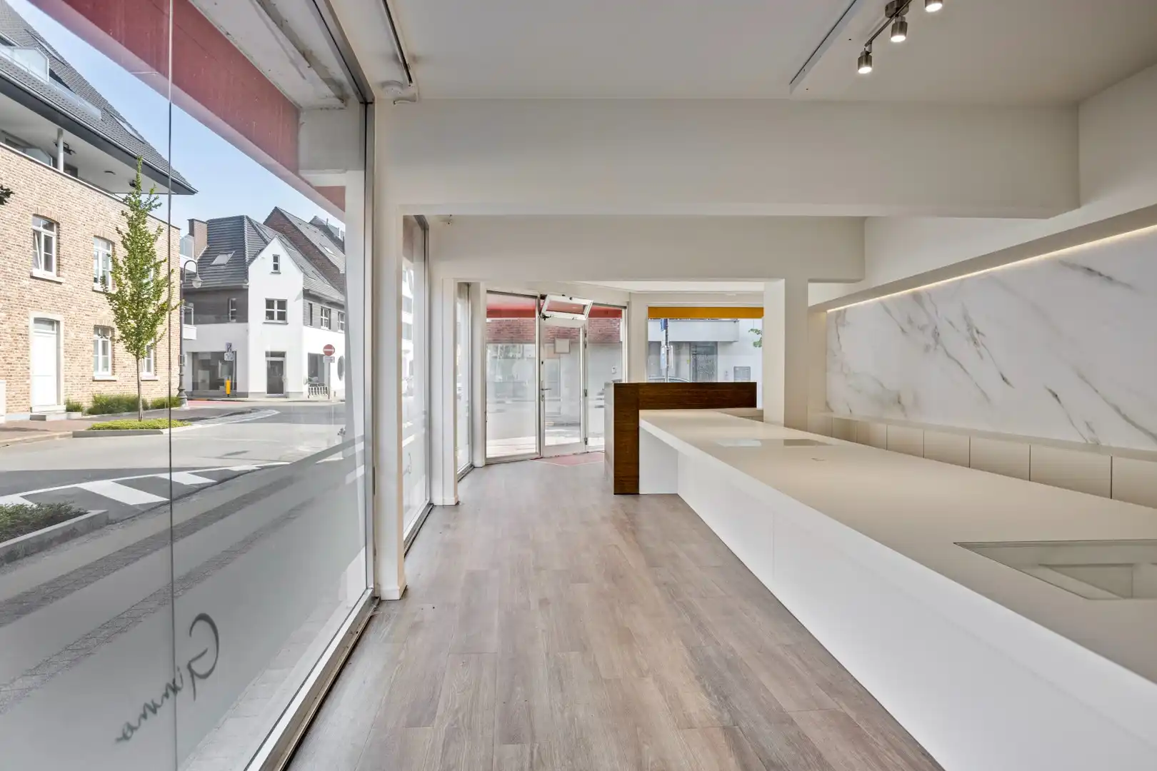 2 Handelspanden te koop in het hartje van Diepenbeek foto 5