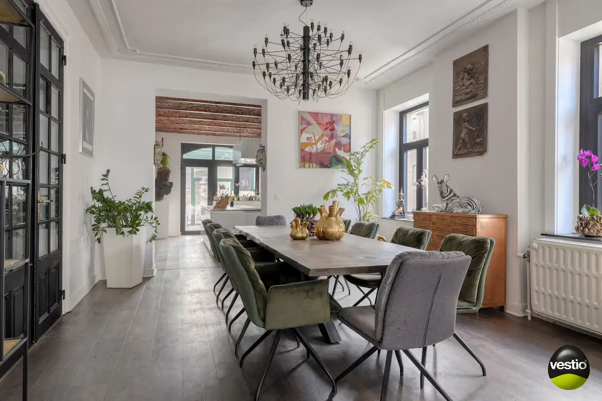 KARAKTERVOL VOLLEDIG GERENOVEERD STATIG HERENHUIS IN CENTRUM VAN TONGEREN. foto 10