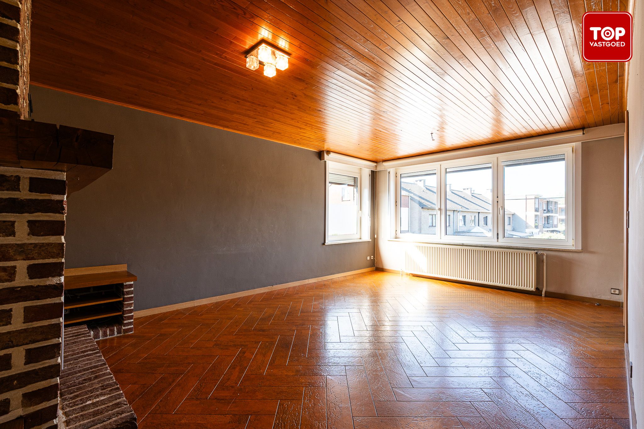 Instapklaar 2-slaapkamer appartement met terras en garage. foto 4