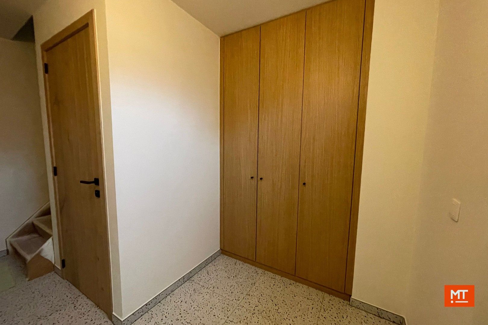 Nieuwbouwwoning te huur met 3 slaapkamers en carport foto 2