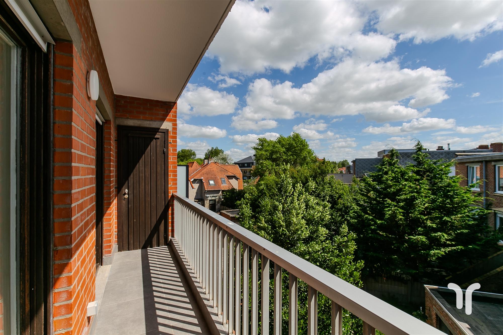 Lichtrijk appartement met 2 slaapkamers op enkele wandelpassen van zee en centrum foto 10