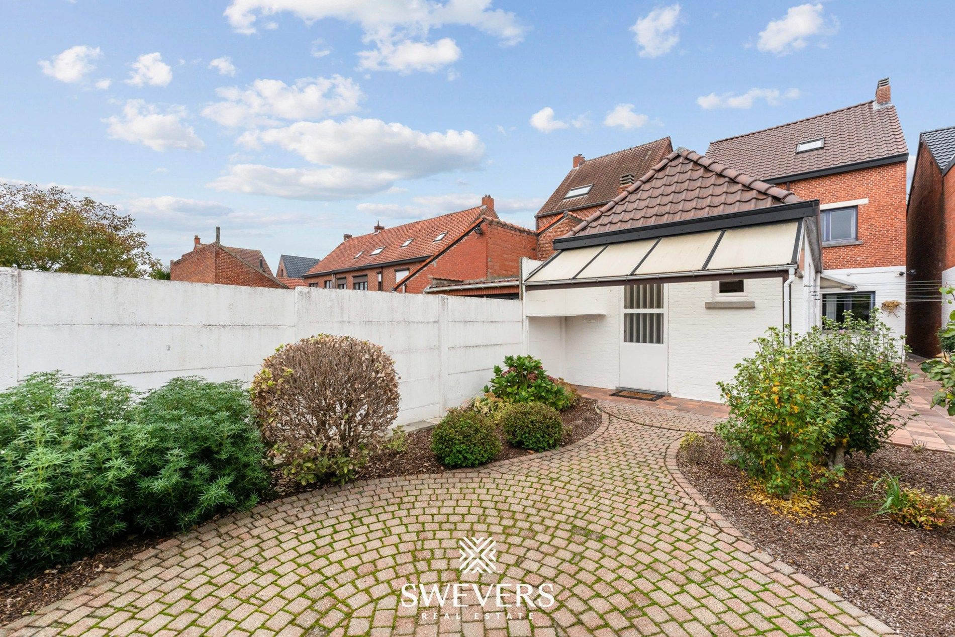 Te renoveren woning met veel karakter nabij het centrum  foto 30