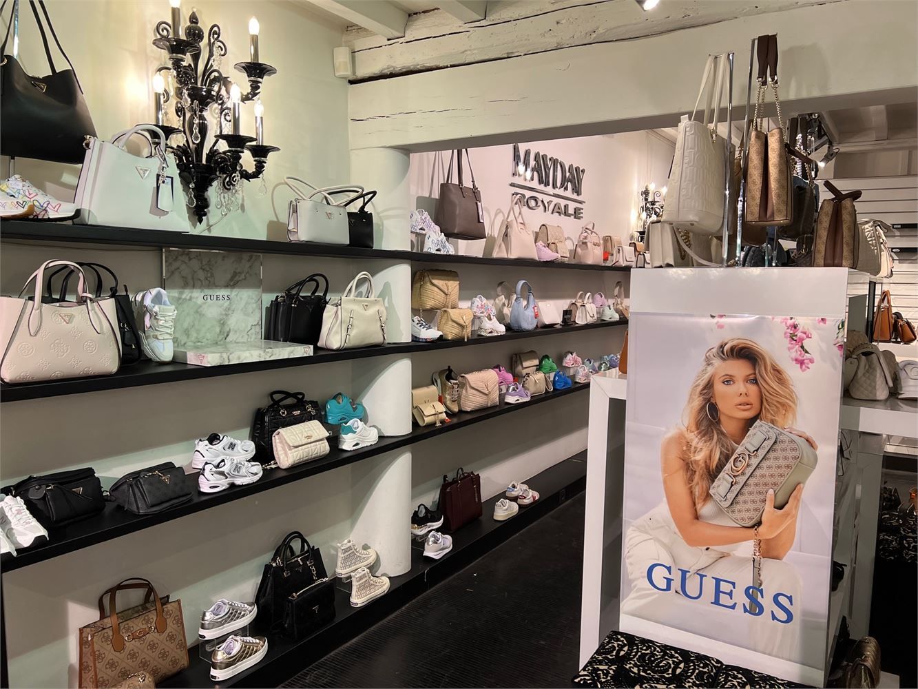 Karaktervol historisch pand te huur in hartje Aalst foto 5