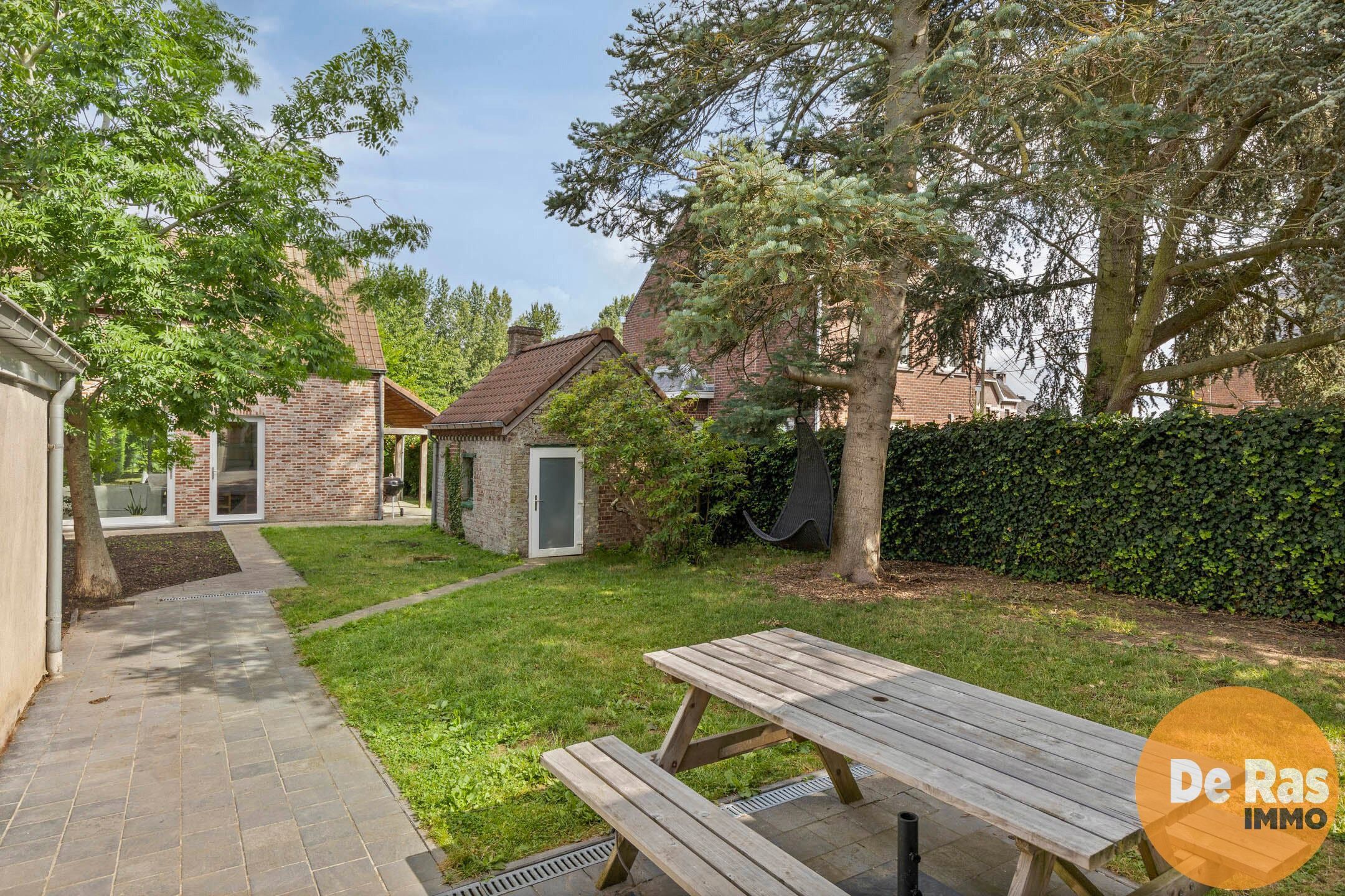 BURST - Instapklare woning met bijgebouw en ruime tuin/weide foto 3