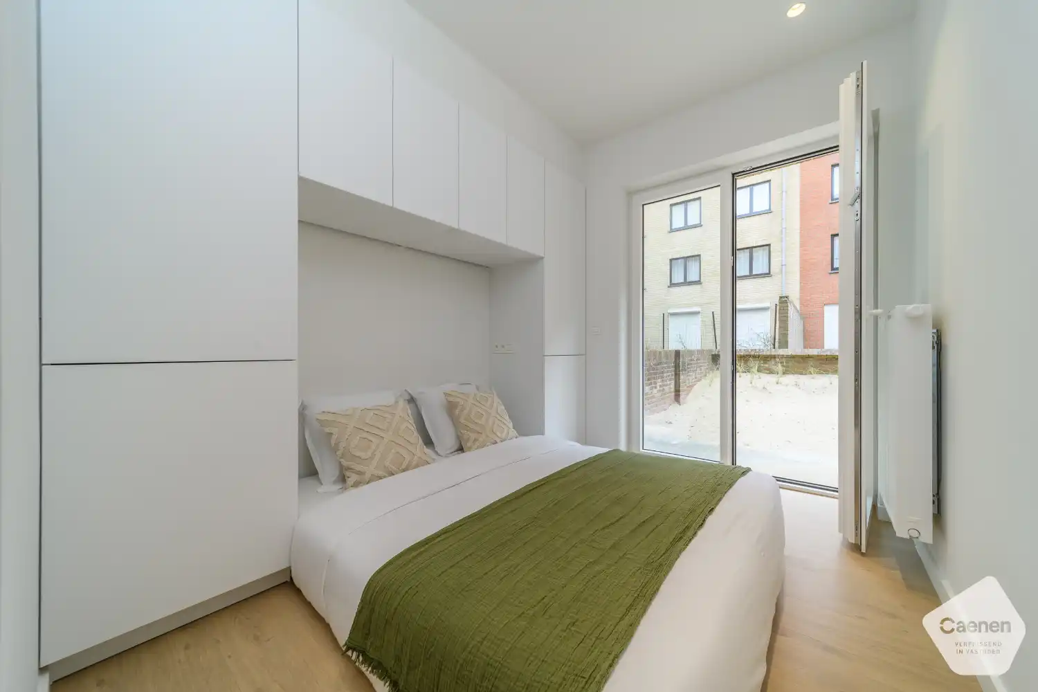 Luxueus gerenoveerd gelijkvloers appartement met zeezicht en zuidgerichte tuin foto 9