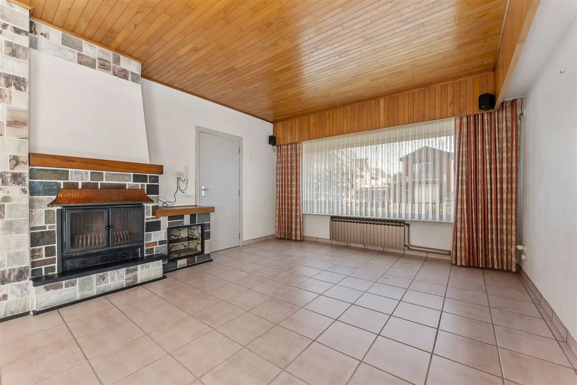 GOED ONDERHOUDEN GELIJKVLOERSE WONING MET 3 SLAAPKAMERS RUSTIG GELEGEN TE STAL foto 7