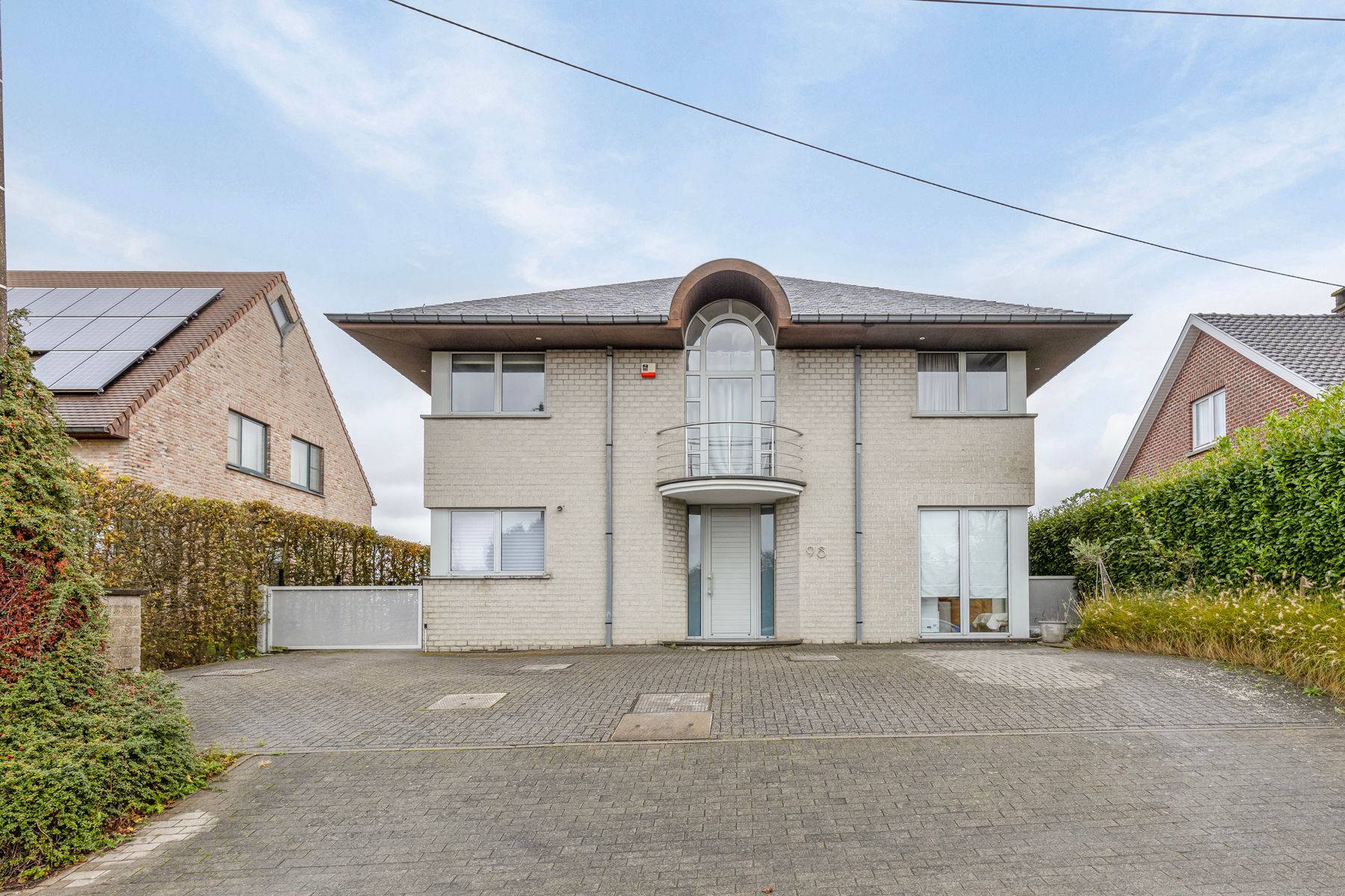 Uitzonderlijke woning met 5 slaapkamers en zwembad foto 2