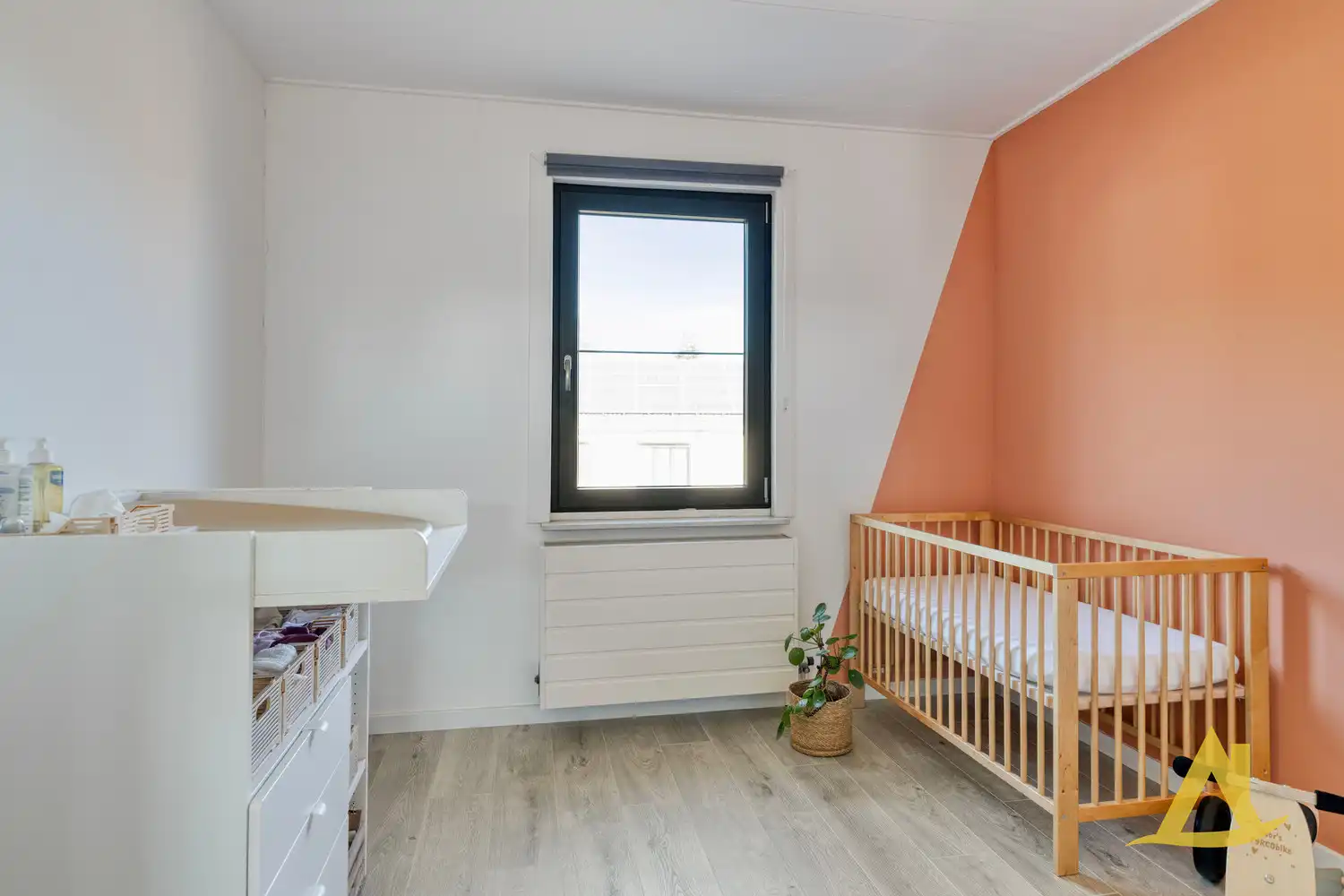 ZEER RUSTIG GELEGEN, INSTAPKLARE HOB, TE LUMMEN! foto 35