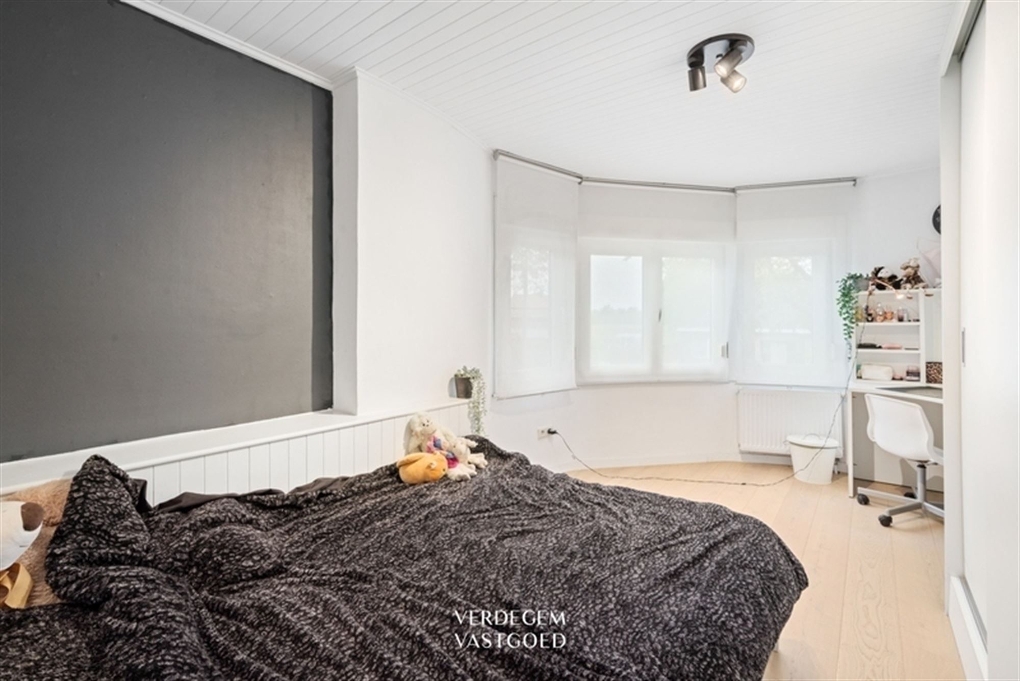 Verrassend ruime gezinswoning met 3+1 slaapkamers en geniettuin foto 15