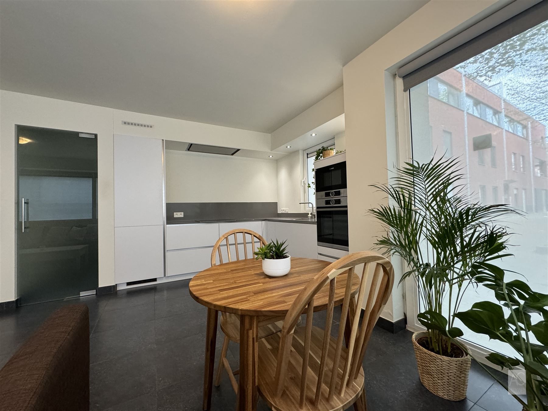 Instapklaar appartement in hartje Sint-Niklaas foto 4
