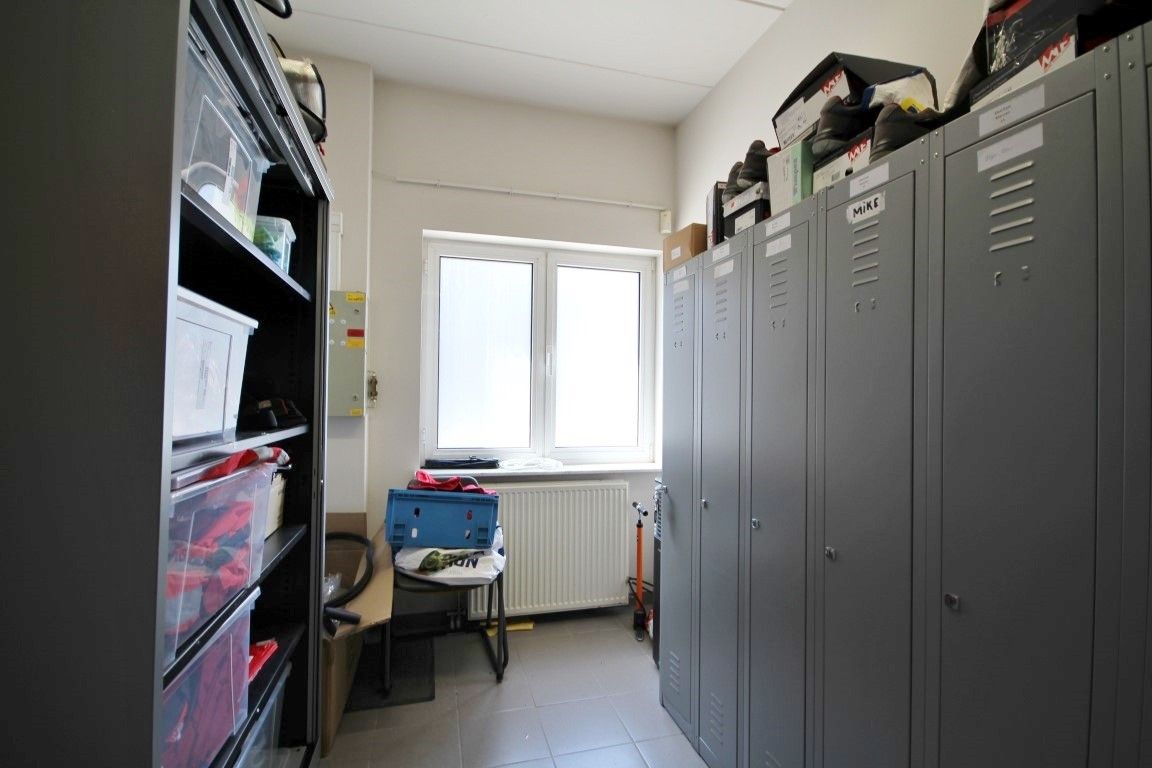 Gelijkvloers handelspand op top locatie in Gingelom! foto 10
