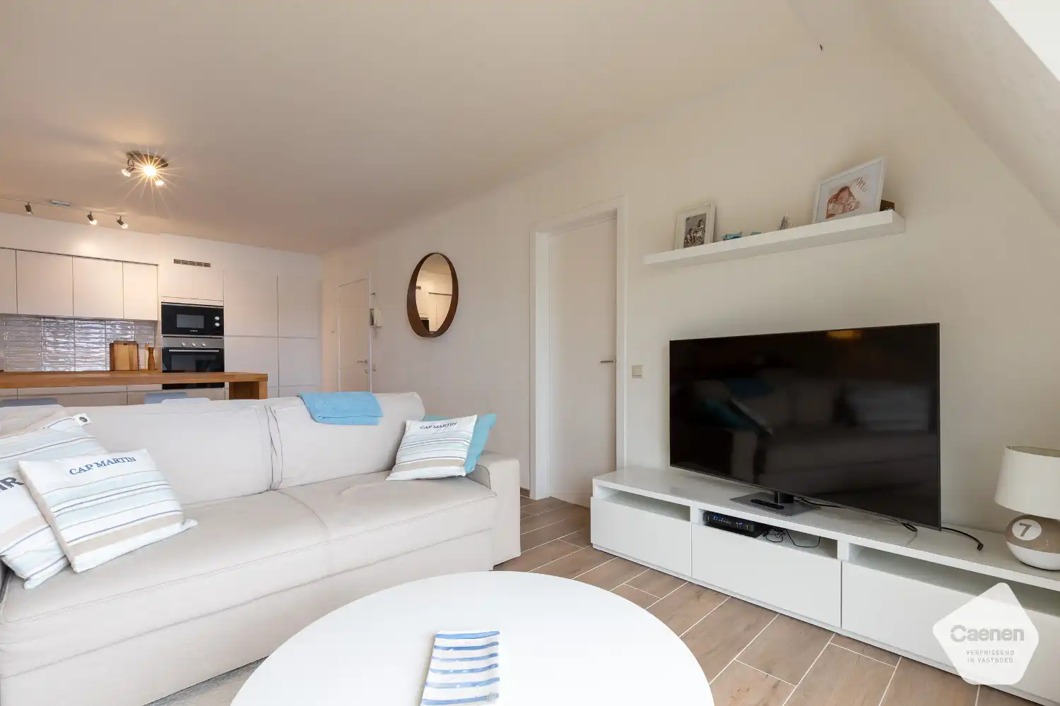 Volledig gerenoveerd appartement met 1 slaapkamer en mooi zicht foto 3