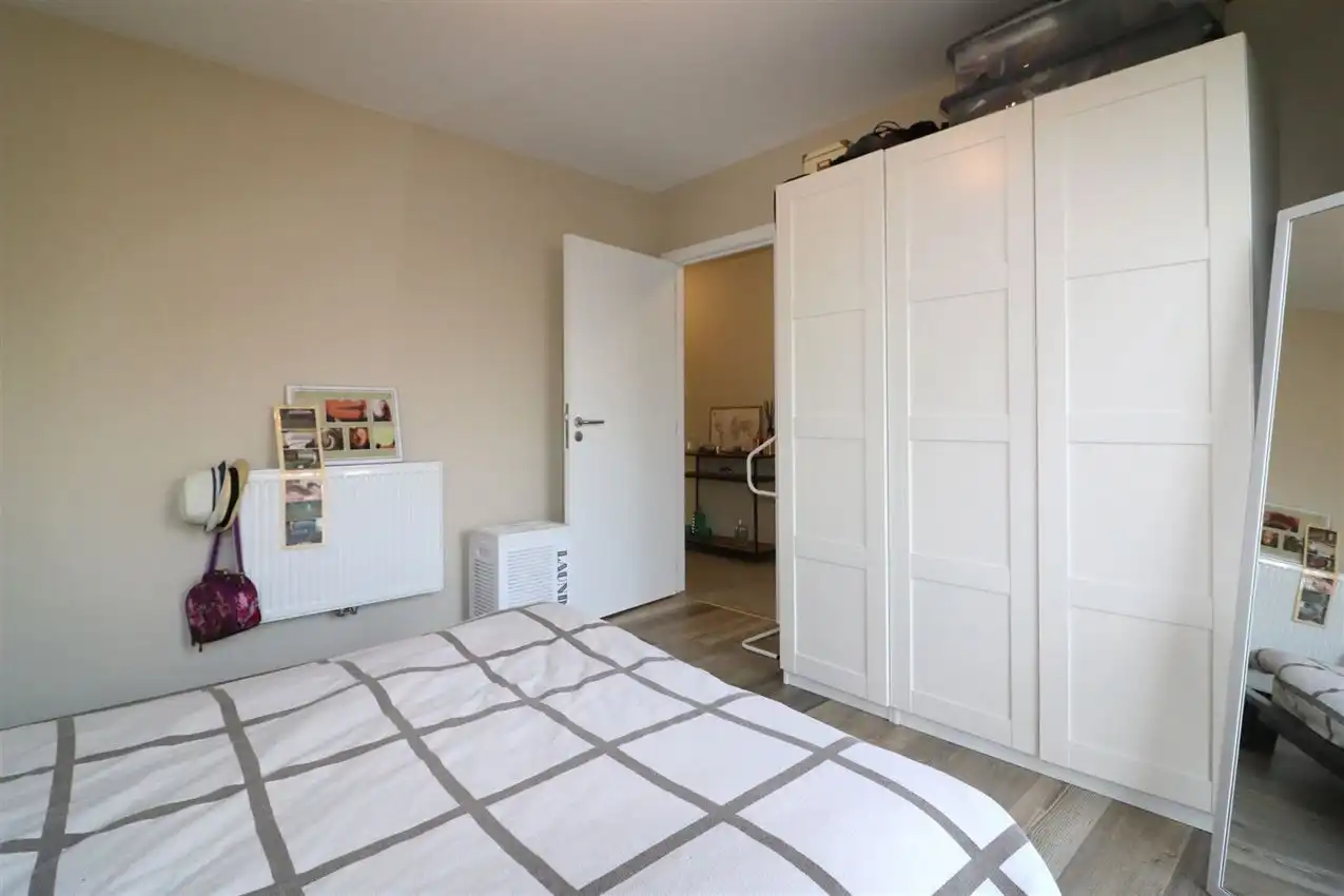 Gelijkvloers appartement met zuidgericht terras en tuintje, autostaanplaats foto 13