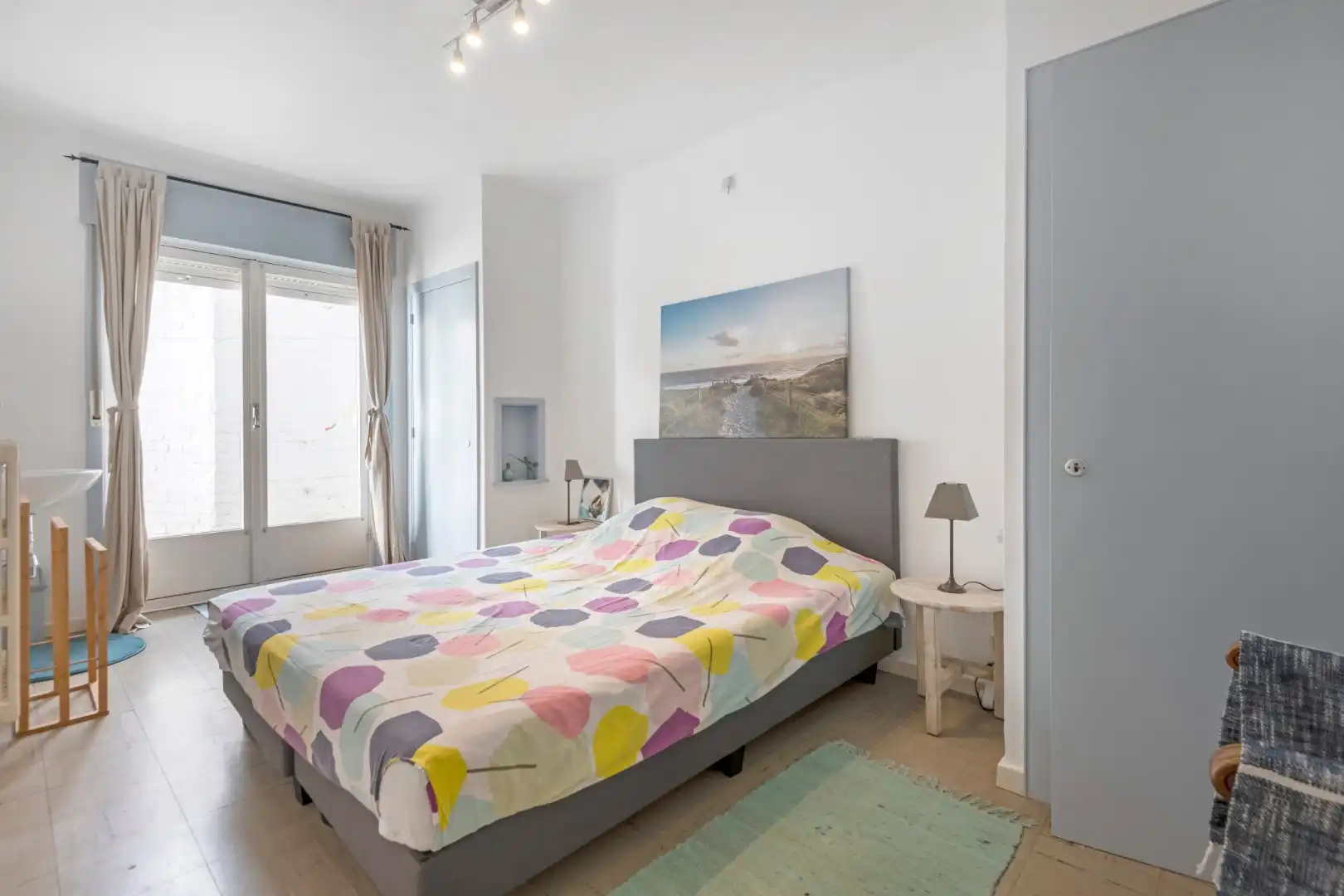 Ruim gelijkvloersappartement met 7,5m gevelbreedte en met binnenkoer 50m² gelegen vlakbij de Dumortierlaan foto 12