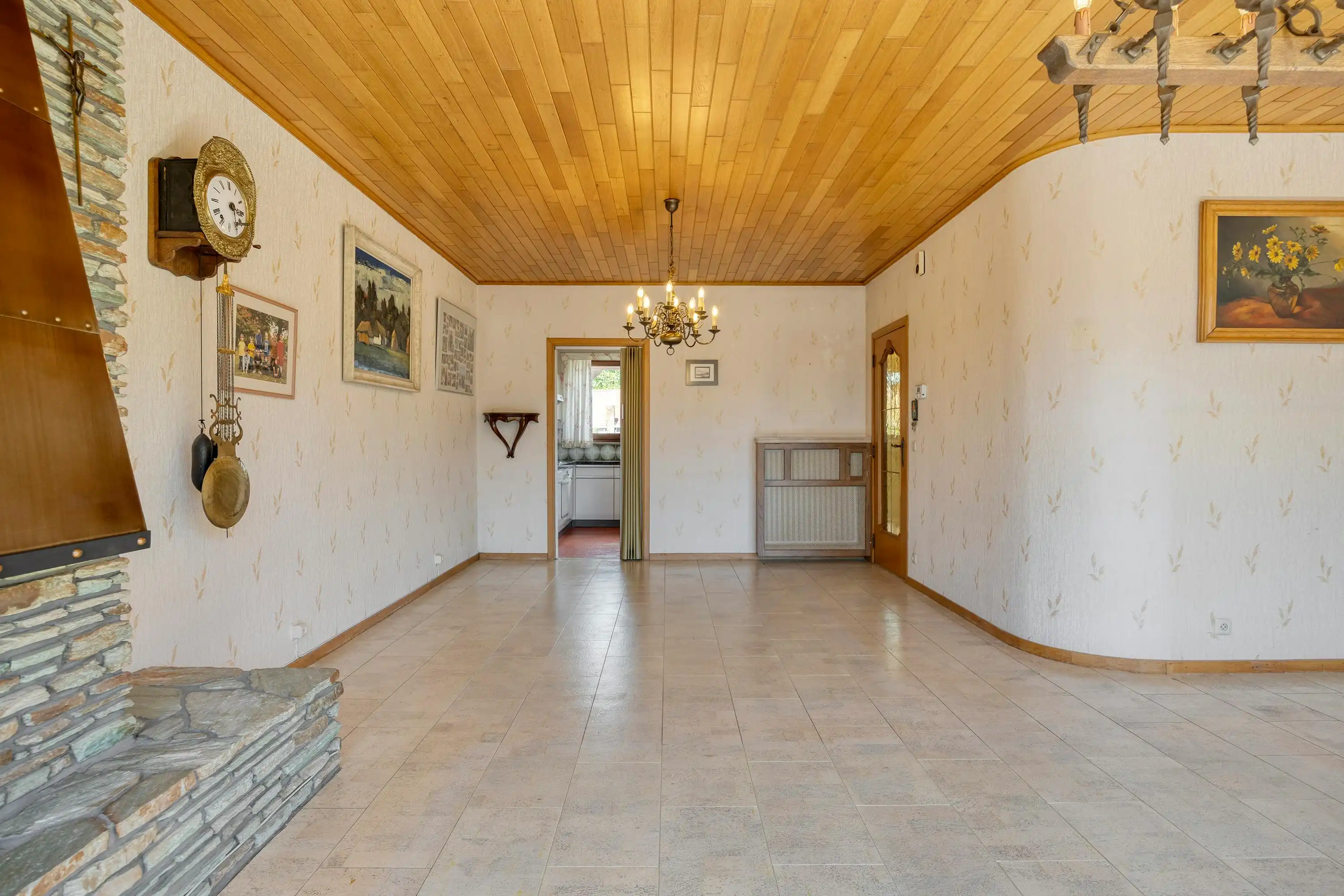 Huis met garage te koop in de geliefde tuinwijk van Merksem foto 3